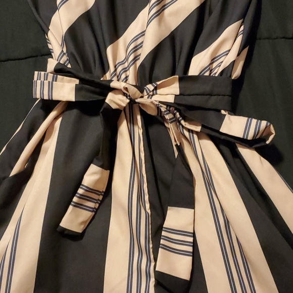 Short Rompers - Picture 2 of 6